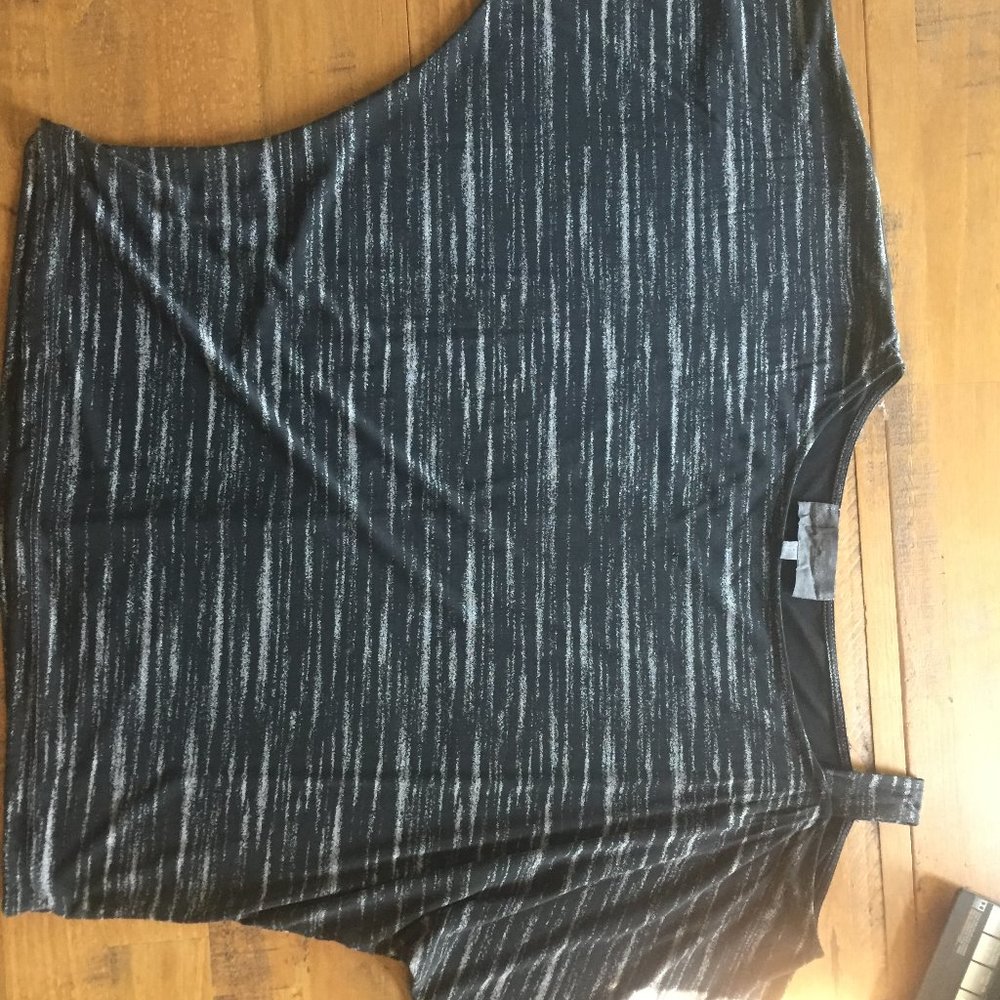 Top - Picture 2 of 5